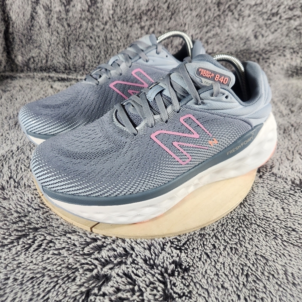New Balance 840 v3 Running Shoes White Gray Athletic Sneakers Women's 10 - Picture 4 of 9